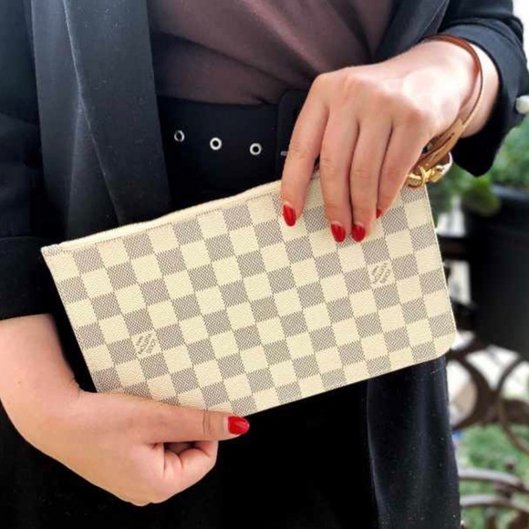 Louis Vuitton Handbags - 🌿authentic Louis Vuitton neverfull pouch wristlet damier Azur
